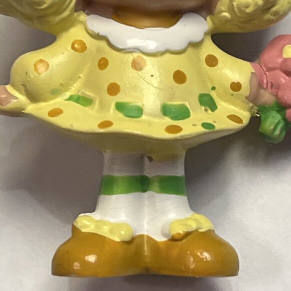 Vintage 1981 Strawberry Shortcake Lemon Meringue w/ Flowers Mini PVC Figure - Picture 9 of 11